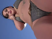 Cielo azzurro e fontana nello stagno - Elena Koshka