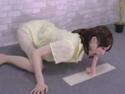 Si masturba appassionatamente con un dildo